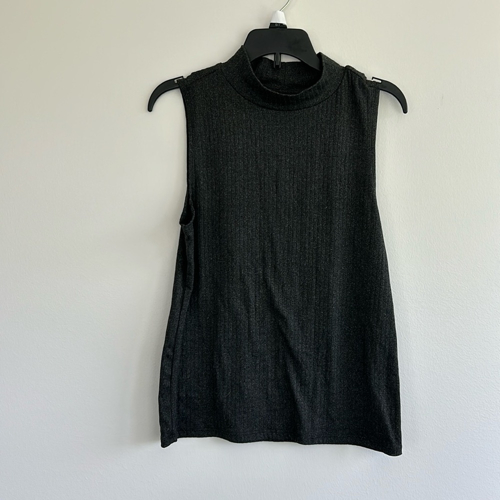 Juniors Eye Candy Charcoal grey mock sleeveless top Size Large